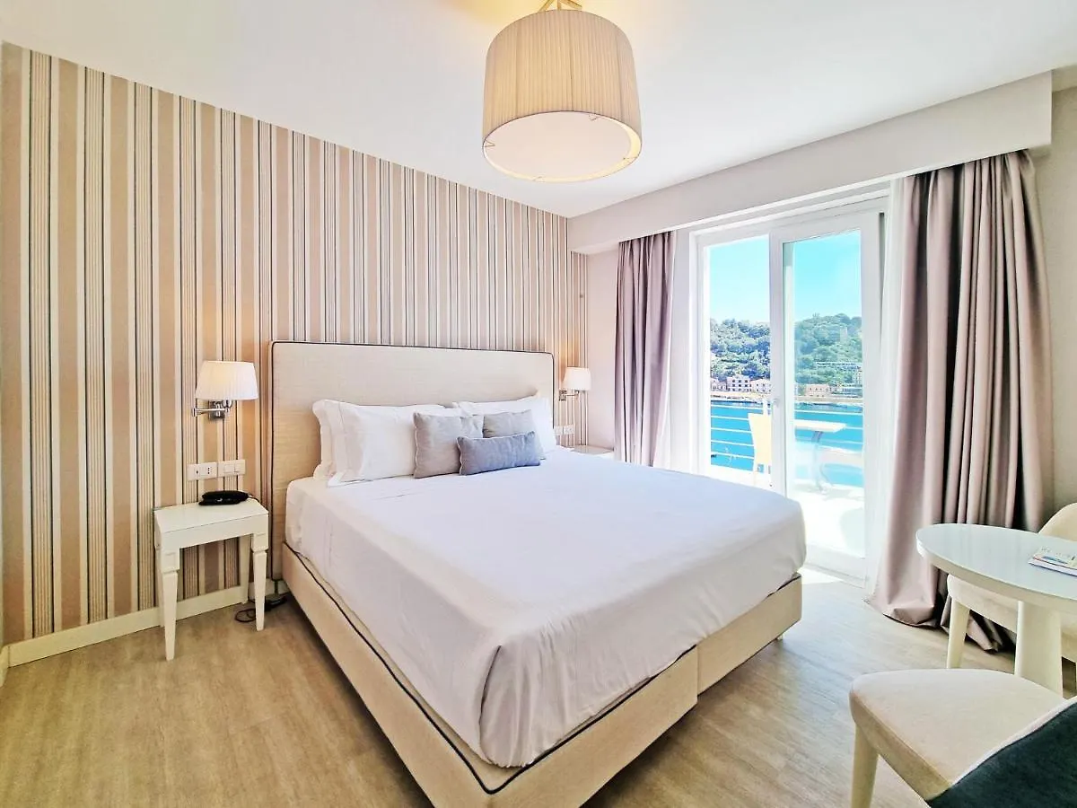 Hotel Plaza 포르투 아주로 이탈리아