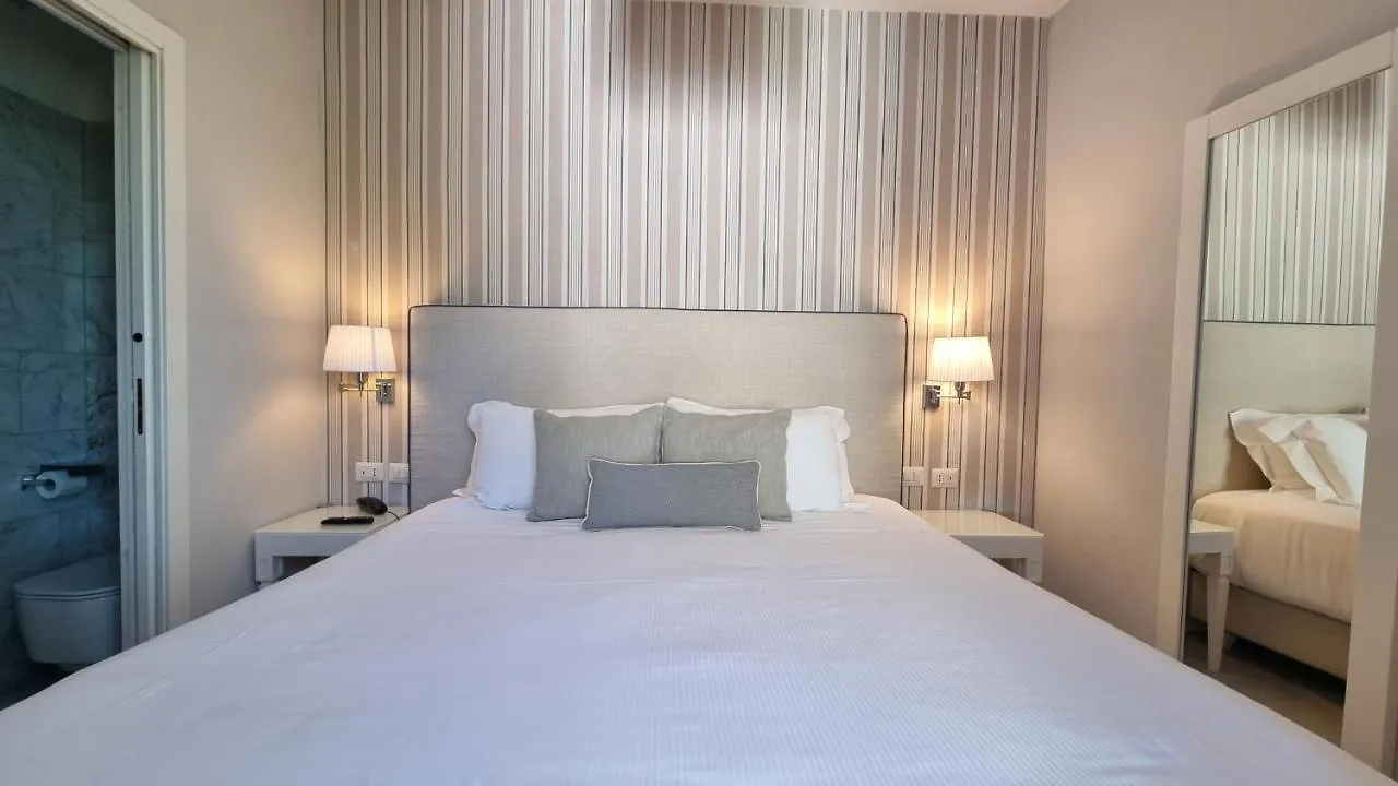 Hotel Plaza Porto Azzurro 4*,