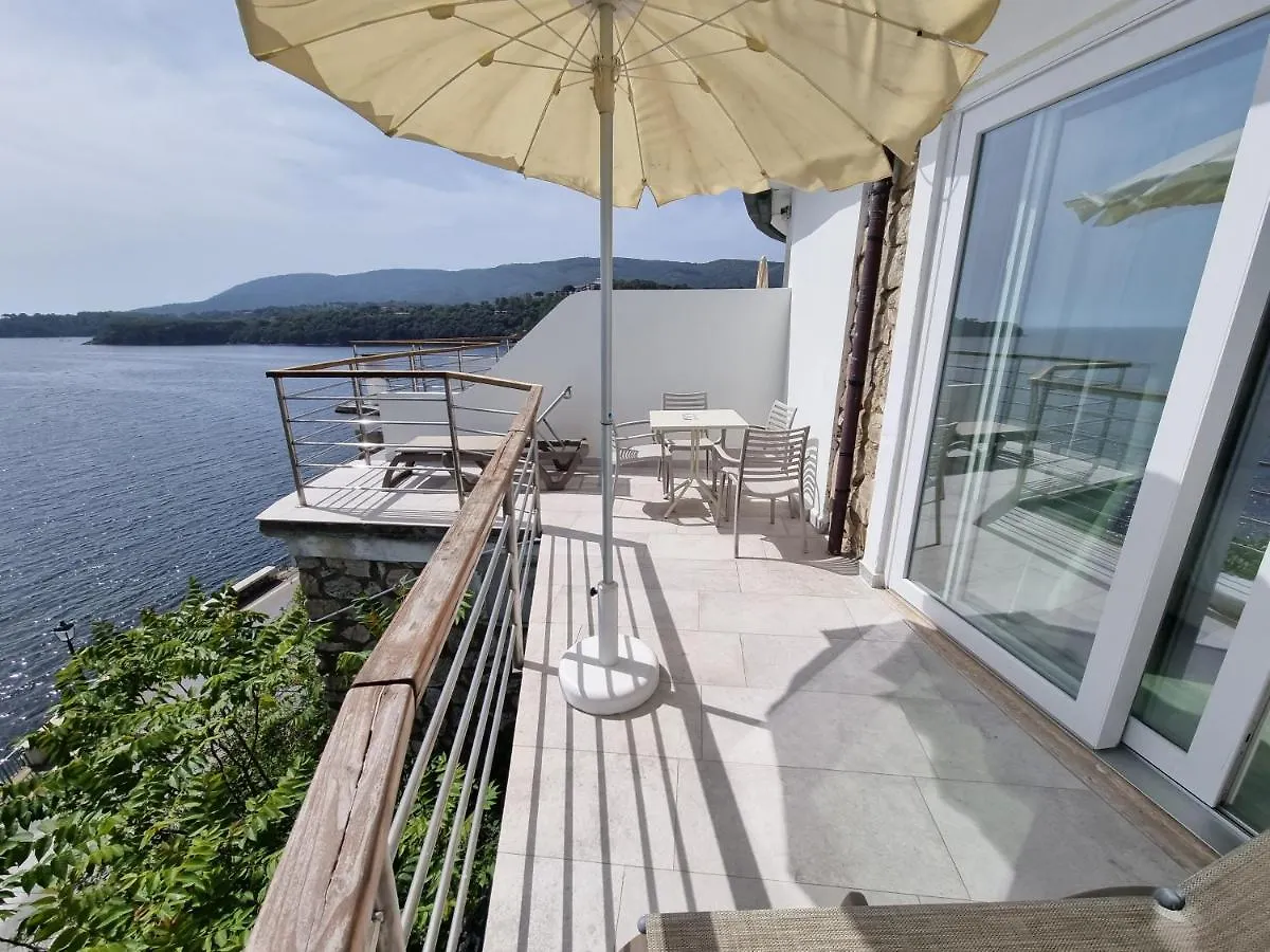 Hotel Plaza Porto Azzurro 4*,