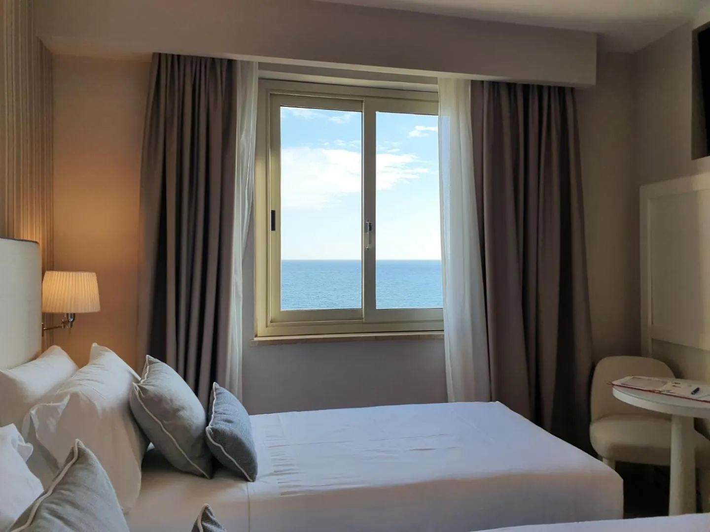 Hotel Plaza Porto Azzurro 4*,